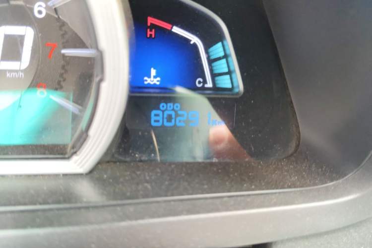 Used Luxgen U6 SUV 2015 1.8T Fashion-Upgraded Model Odometer Close Up