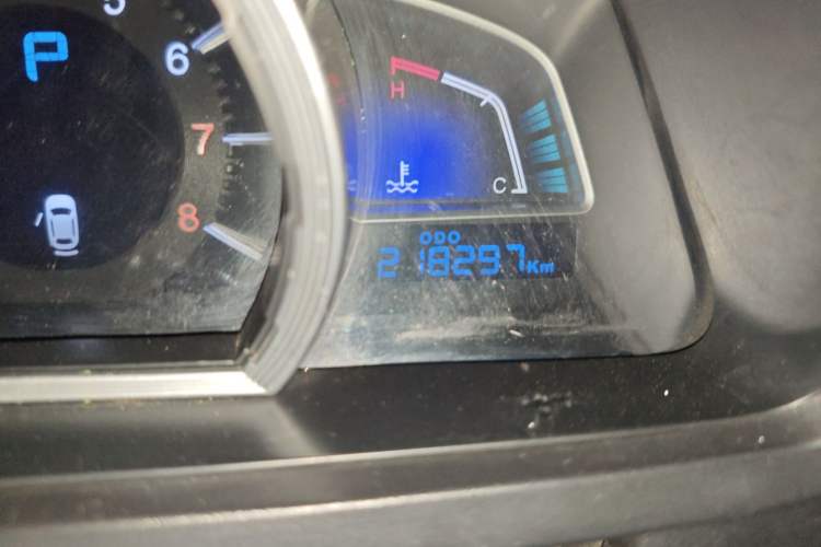 Used Luxgen U6 SUV 2015 1.8T Fashion Edition Odometer Close Up
