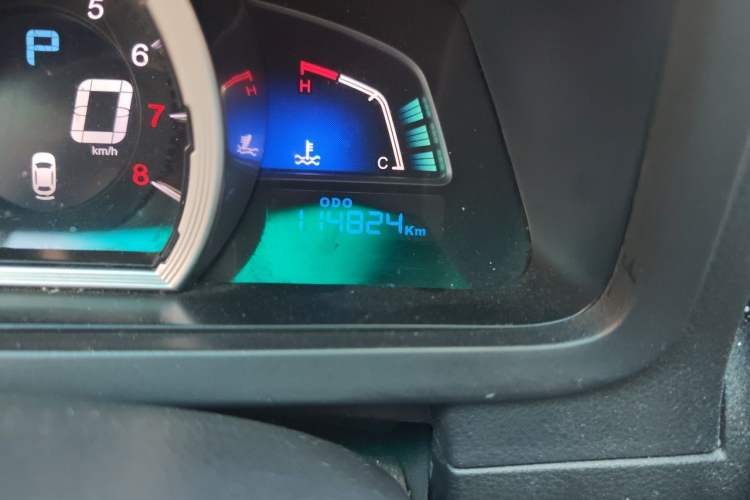 Used Luxgen U6 SUV 2015 1.8T Fashion Edition Odometer Close Up