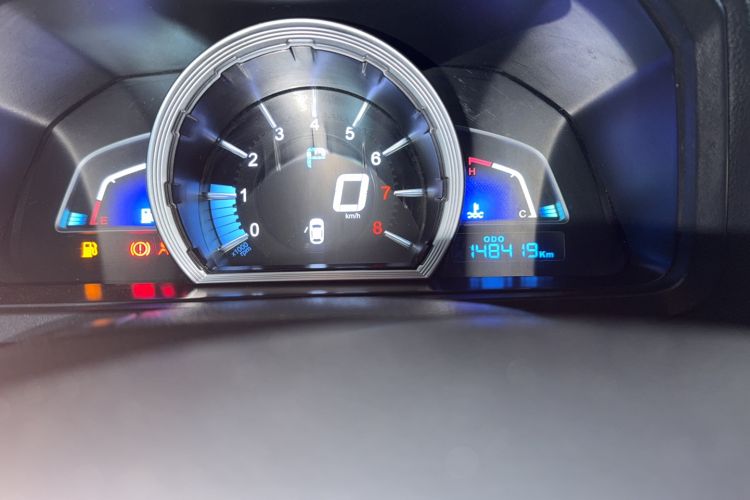 Used Luxgen U6 SUV 2015 1.8T New Innovation Upgrade Odometer Close Up