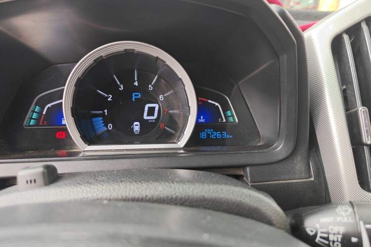 Used Luxgen U6 SUV 2015 1.8T Fashion Edition Odometer Close Up