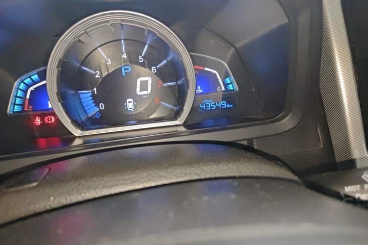 Used Luxgen U6 SUV 2015 1.8T New Creation Type Odometer Close Up
