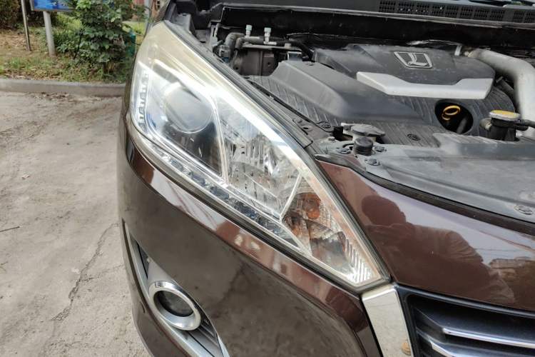 Used Luxgen U6 SUV 2015 1.8T ZhiZun Model Right Front Headlight