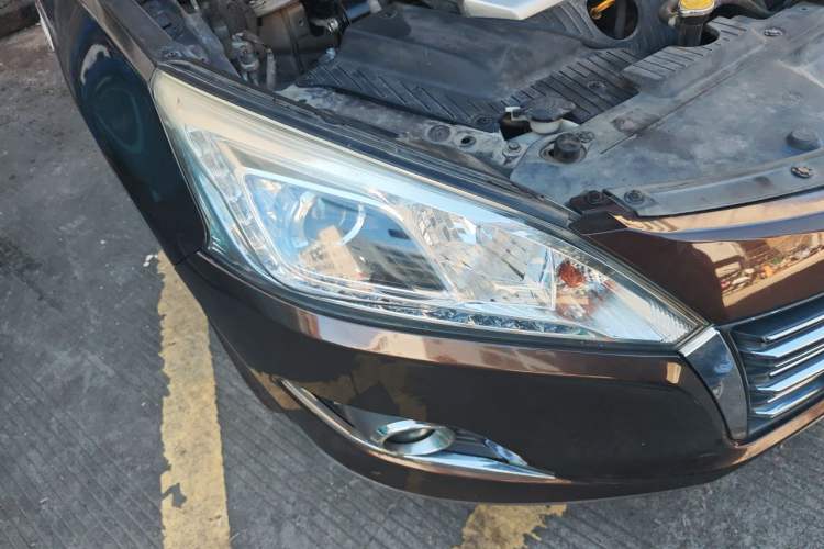 Used Luxgen U6 SUV 2015 1.8T Fashion Edition Right Front Headlight