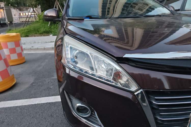 Used Luxgen U6 SUV 2015 1.8T Enhanced Charm Edition Right Front Headlight