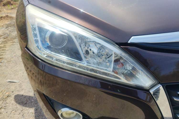 Used Luxgen U6 SUV 2015 1.8T New Innovation Upgrade Right Front Headlight