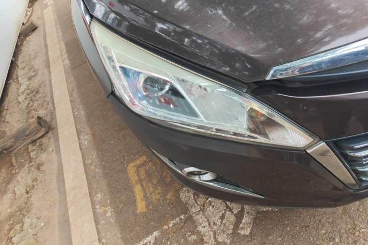 Used Luxgen U6 SUV 2015 1.8T Fashion Edition Right Front Headlight