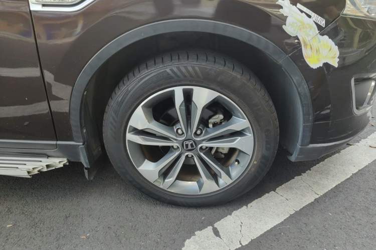Used Luxgen U6 SUV 2015 1.8T Fashion-Upgraded Model Right Front Wheel Hub