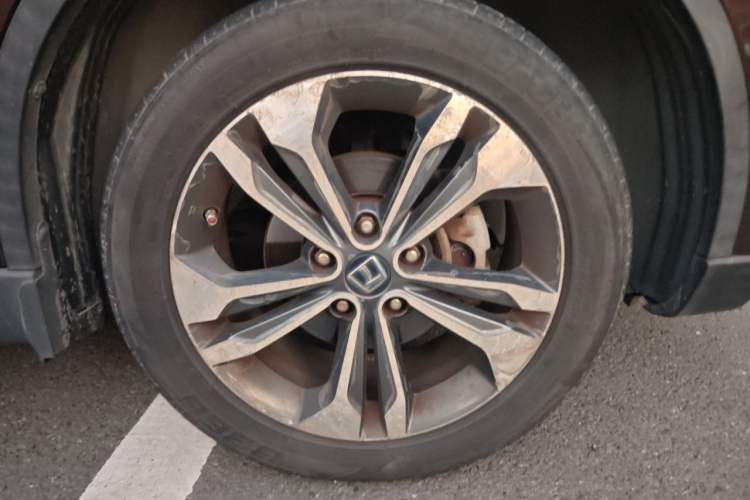 Used Luxgen U6 SUV 2015 1.8T Enhanced Charm Edition Right Front Wheel Hub