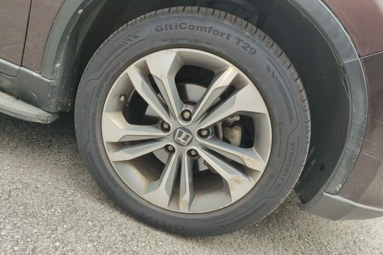 Used Luxgen U6 SUV 2015 1.8T Fashion Edition Right Front Wheel Hub