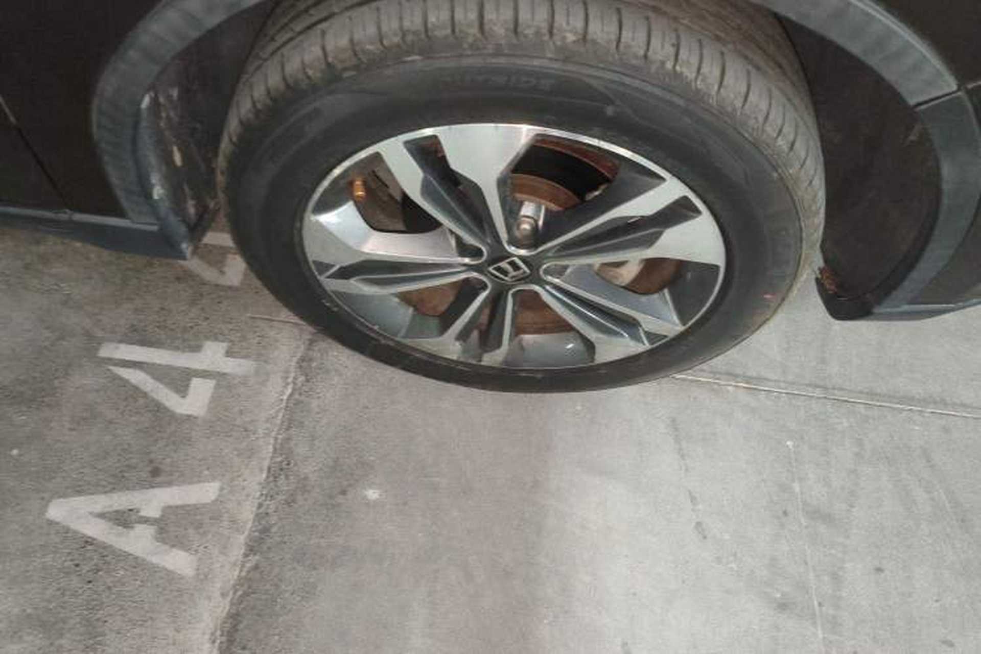 Used Luxgen U6 SUV 2015 1.8T Fashion-Upgraded Model Right Front Wheel Hub