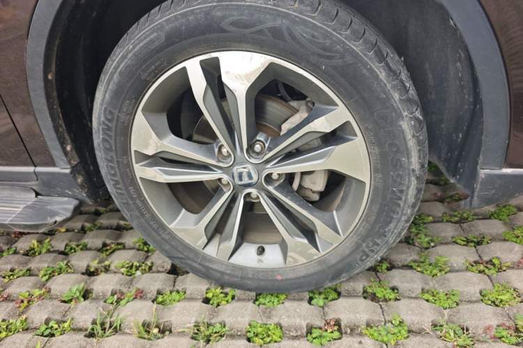 Used Luxgen U6 SUV 2015 1.8T Fashion Edition Right Front Wheel Hub