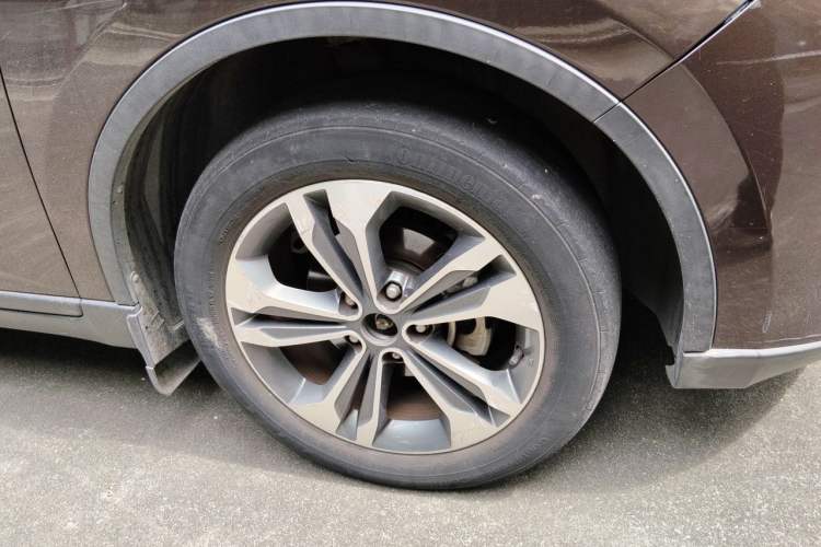 Used Luxgen U6 SUV 2015 1.8T Fashion Edition Right Front Wheel Hub