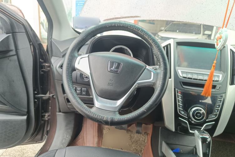 Used Luxgen U6 SUV 2015 1.8T Fashion-Upgraded Model Steering Wheel