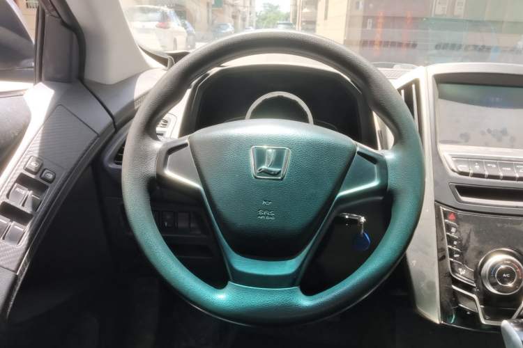 Used Luxgen U6 SUV 2015 1.8T New Innovation Upgrade Steering Wheel