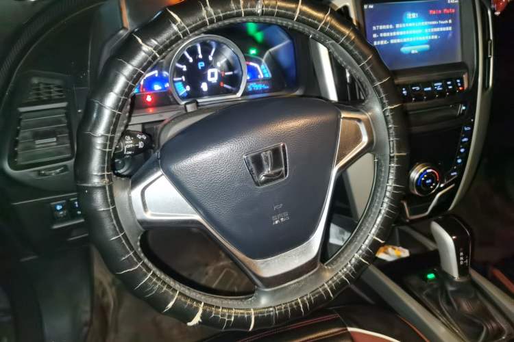 Used Luxgen U6 SUV 2015 1.8T Fashion Edition Steering Wheel