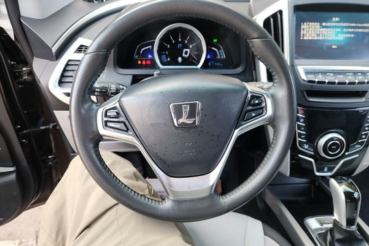 Used Luxgen U6 SUV 2015 1.8T ZhiZun Model Steering Wheel