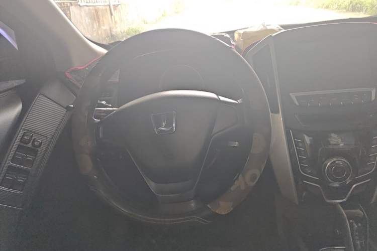 Used Luxgen U6 SUV 2015 1.8T New Creation Type Steering Wheel