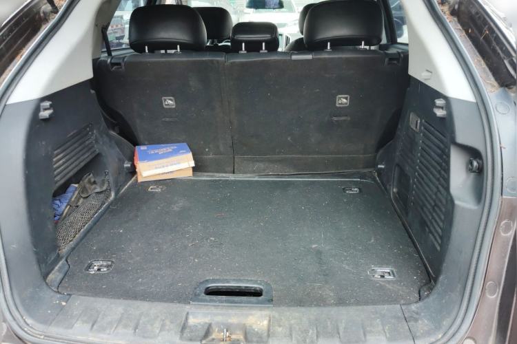 Used Luxgen U6 SUV 2015 1.8T Fashion-Upgraded Model Trunk