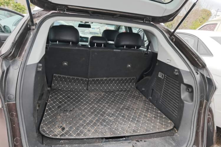 Used Luxgen U6 SUV 2015 1.8T New Innovation Upgrade Trunk