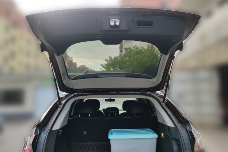 Used Luxgen U6 SUV 2015 1.8T Fashion Edition Trunk