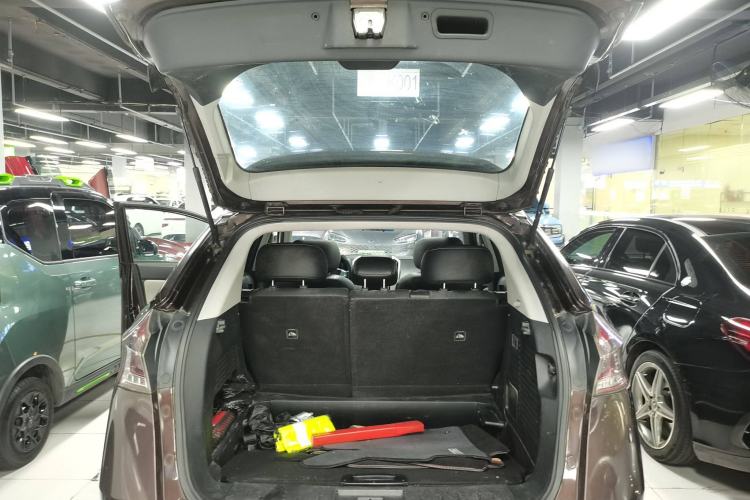Used Luxgen U6 SUV 2015 1.8T Fashion Edition Trunk