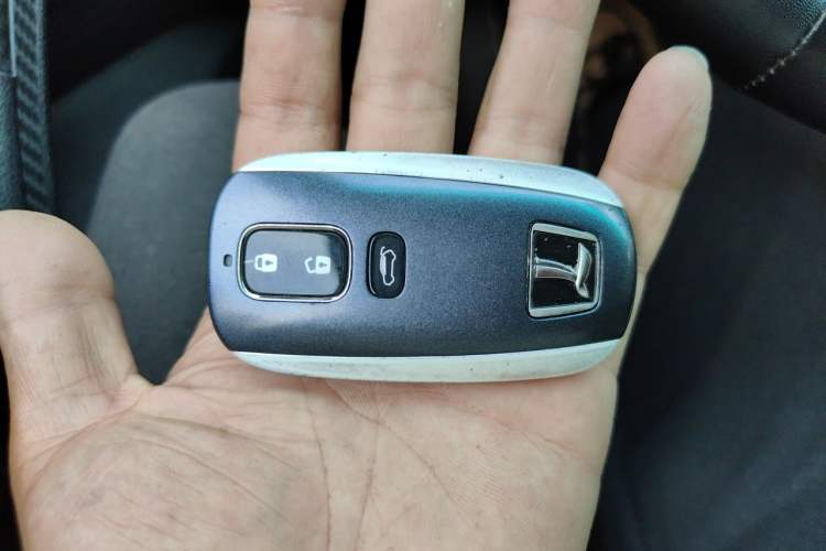 Used Luxgen U6 SUV 2015 1.8T ZhiZun Model Vehicle Key