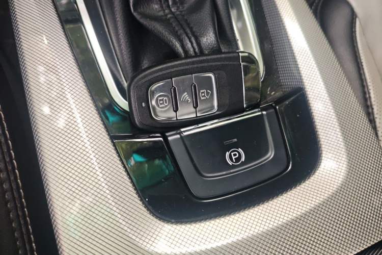 Used Luxgen U6 SUV 2015 1.8T Fashion Edition Vehicle Key