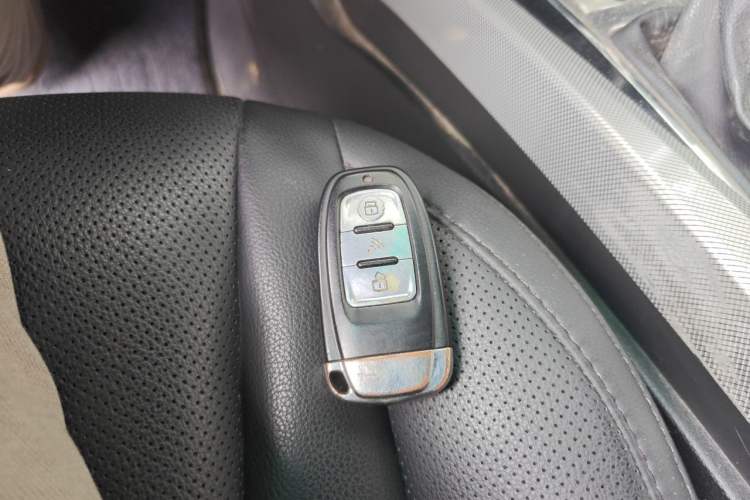 Used Luxgen U6 SUV 2015 1.8T Fashion Edition Vehicle Key