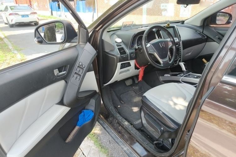 Used Luxgen U6 SUV 2015 1.8T Fashion Edition Driver Seat
