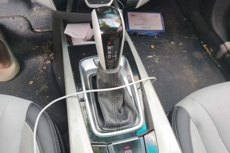 Used Luxgen U6 SUV 2015 1.8T Fashion Edition Gear Lever