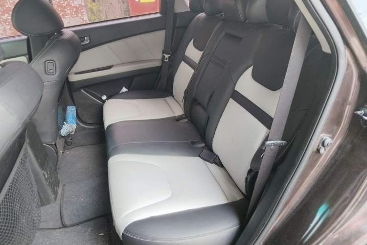 Used Luxgen U6 SUV 2015 1.8T Fashion Edition Left Rear Seat