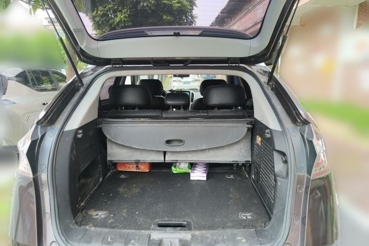 Used Luxgen U6 SUV 2015 1.8T Fashion Edition Trunk