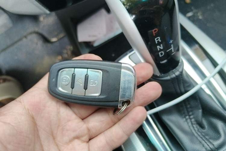 Used Luxgen U6 SUV 2015 1.8T Fashion Edition Vehicle Key