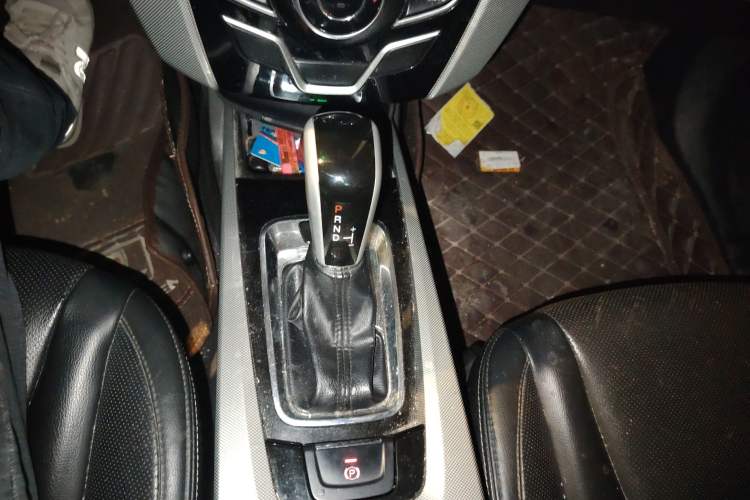 Used Luxgen U6 SUV 2015 1.8T Charm Model Gear Lever