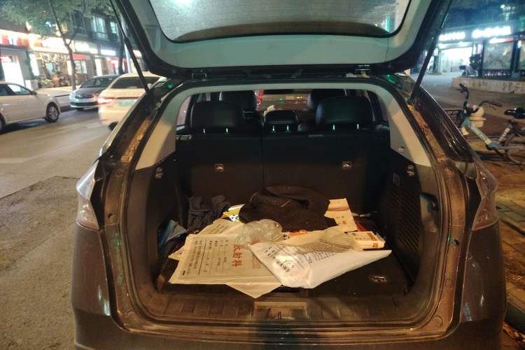 Used Luxgen U6 SUV 2015 1.8T Charm Model Trunk