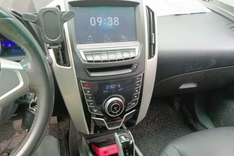 Used Luxgen U6 SUV 2015 1.8T Fashion Edition Audio And AC Panel