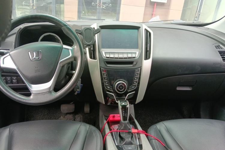 Used Luxgen U6 SUV 2015 1.8T Fashion Edition Center Console