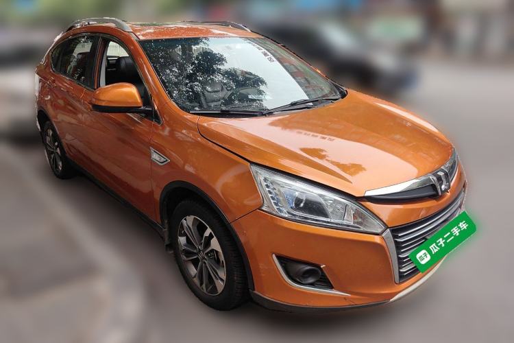 Used Luxgen U6 SUV 2015 1.8T Fashion Edition Front Right 45 Deg