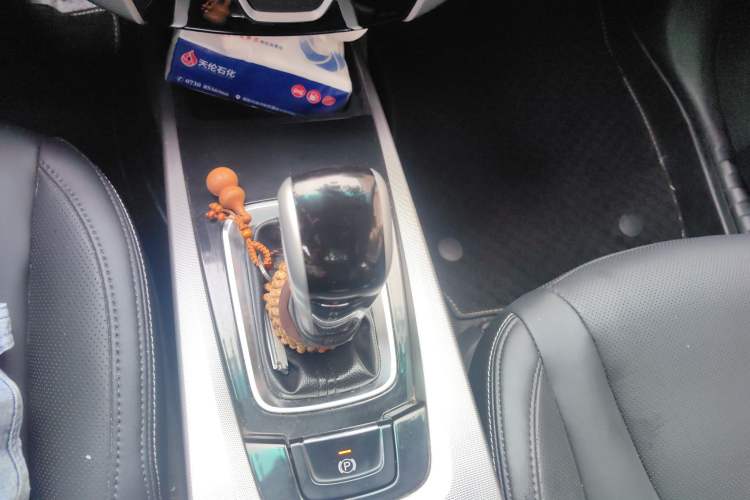 Used Luxgen U6 SUV 2015 1.8T Fashion Edition Gear Lever