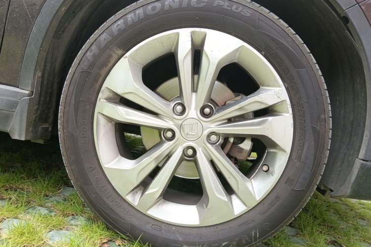 Used Luxgen U6 SUV 2015 1.8T Fashion Edition Right Front Wheel Hub