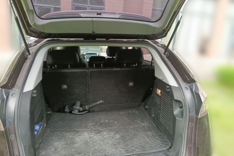 Used Luxgen U6 SUV 2015 1.8T Fashion Edition Trunk
