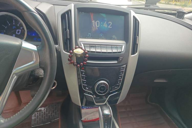 Used Luxgen U6 SUV 2015 1.8T Fashion Edition Audio And AC Panel