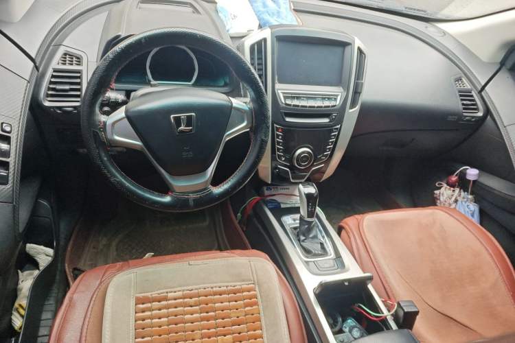 Used Luxgen U6 SUV 2015 1.8T Fashion Edition Center Console