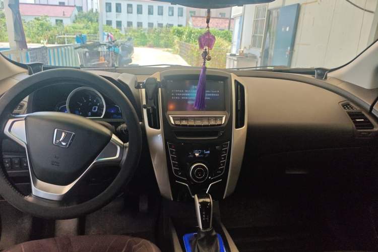 Used Luxgen U6 SUV 2015 1.8T Fashion Edition Center Console