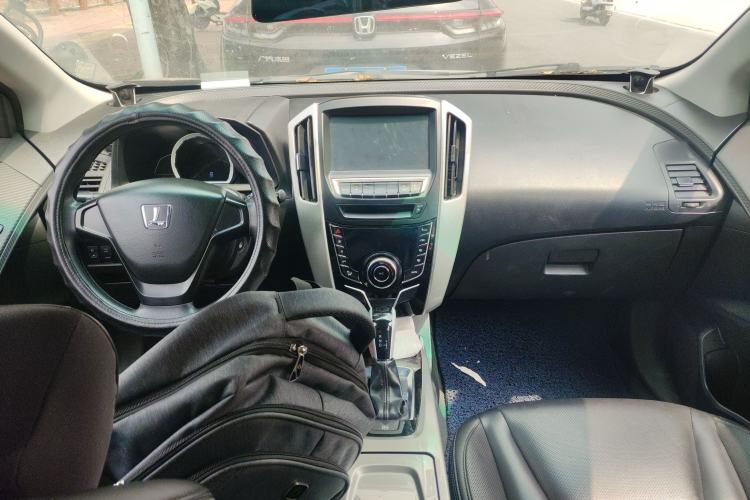 Used Luxgen U6 SUV 2015 1.8T Enhanced Charm Edition Center Console