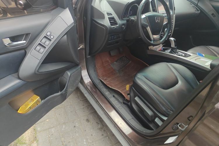 Used Luxgen U6 SUV 2015 1.8T Fashion Edition Driver Seat