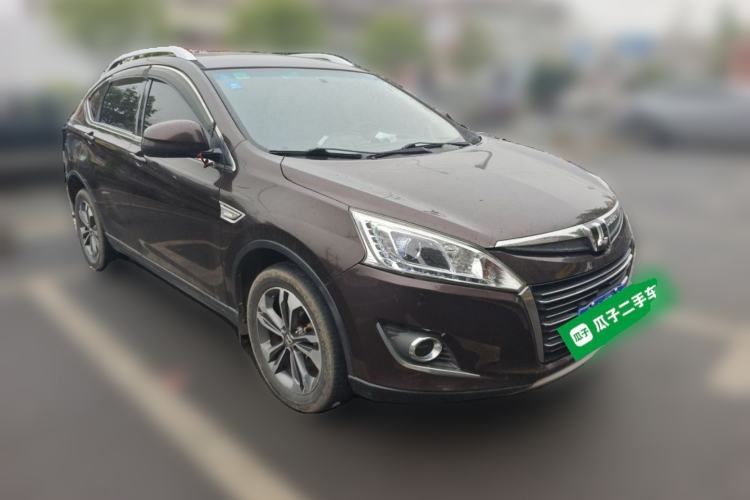 Used Luxgen U6 SUV 2015 1.8T Fashion Edition Front Right 45 Deg