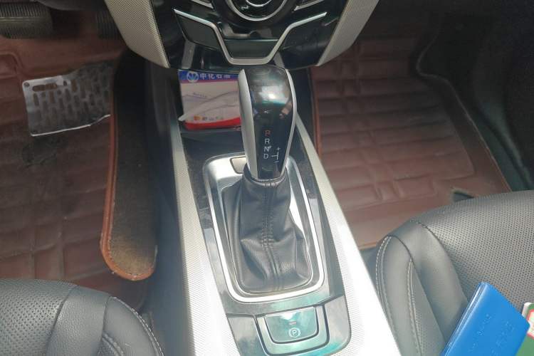 Used Luxgen U6 SUV 2015 1.8T Fashion Edition Gear Lever