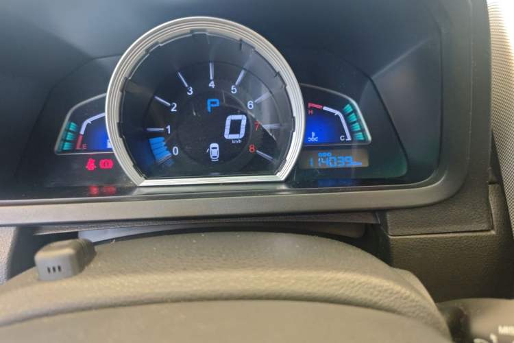 Used Luxgen U6 SUV 2015 1.8T Fashion Edition Odometer Close Up